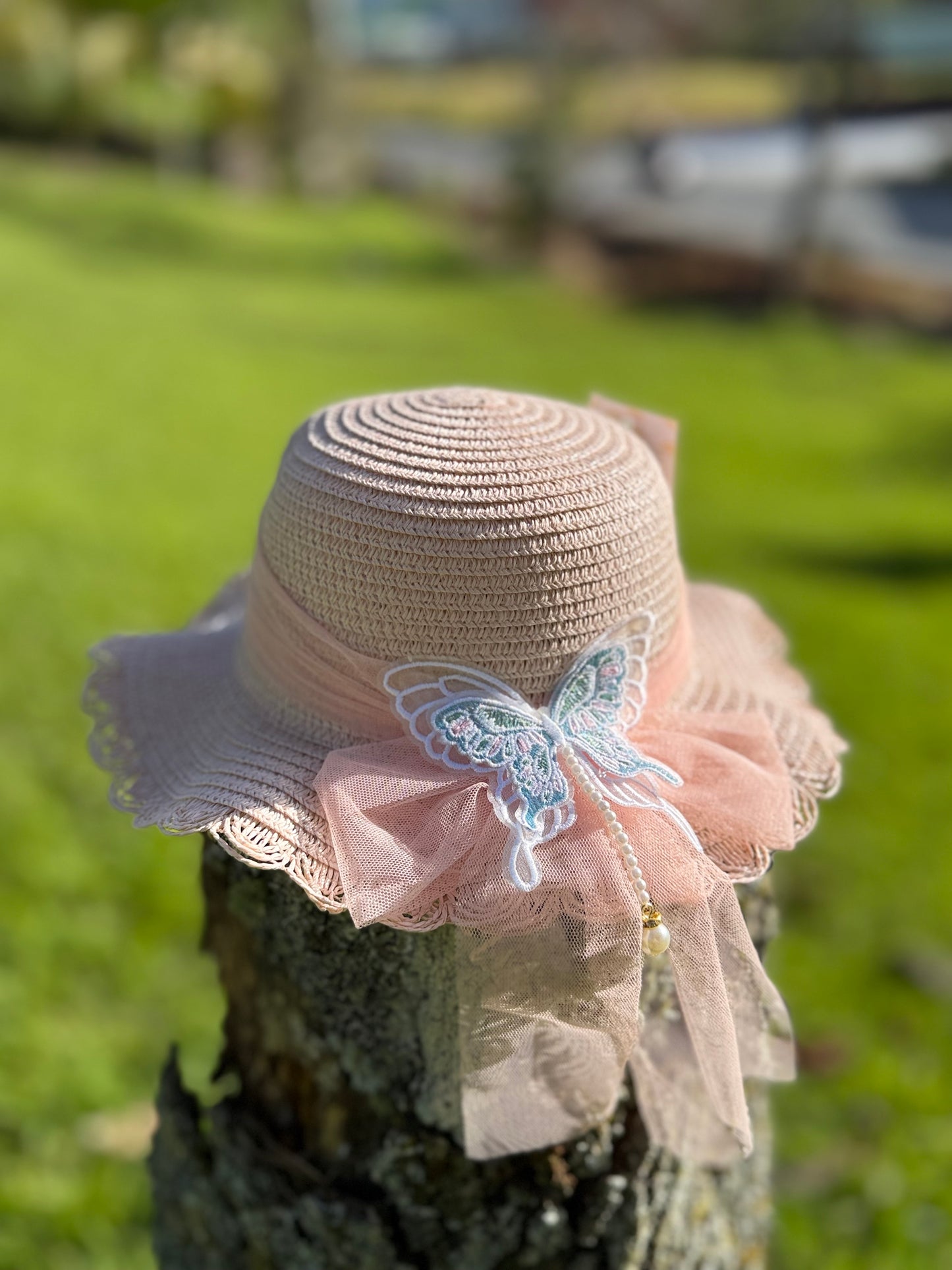 Pava niña con bolso