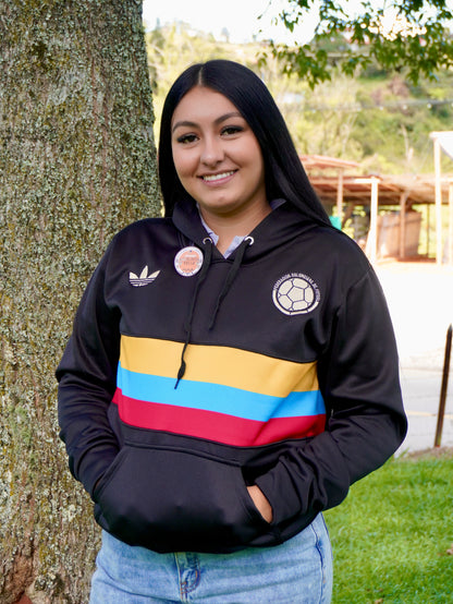 Buso bicentenario Colombia mujer beige y negro