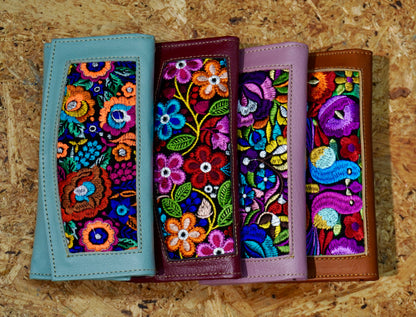 Billetera larga cuero bordado