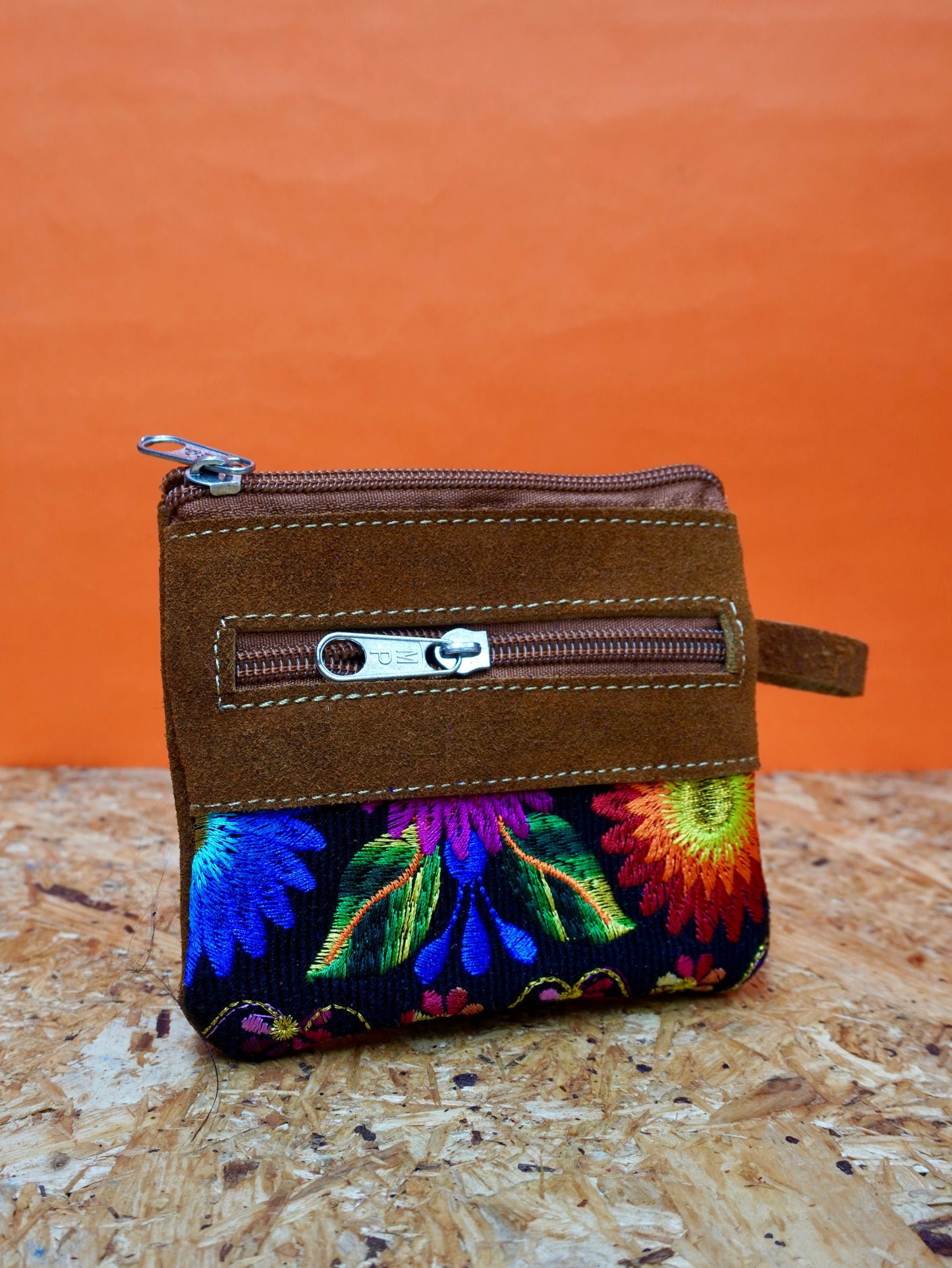 Monedero bordado