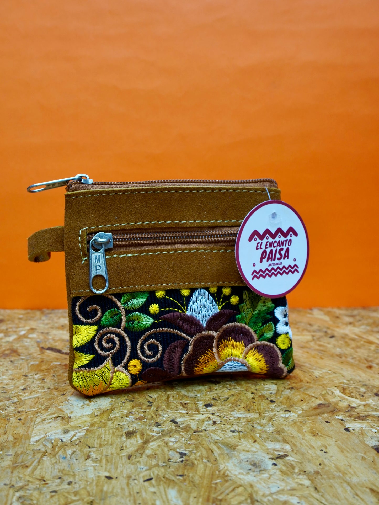 Monedero bordado