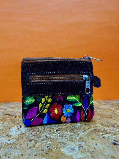 Monedero bordado