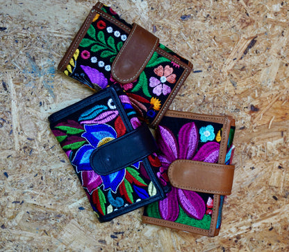 Billetera cuero bordado