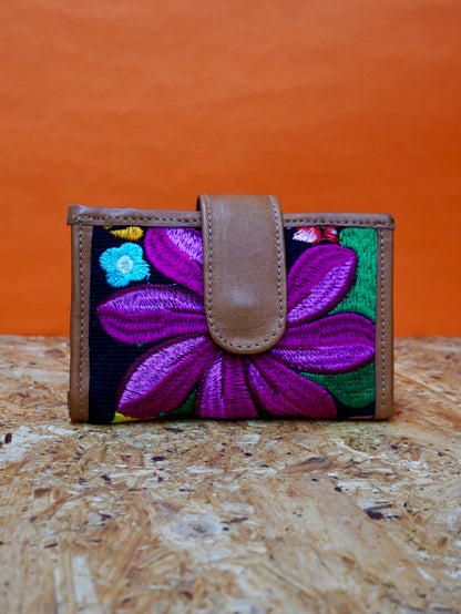 Billetera cuero bordado