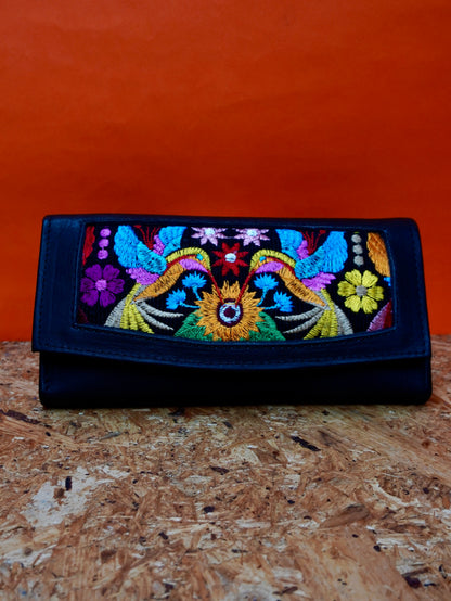 Billetera larga cuero bordado